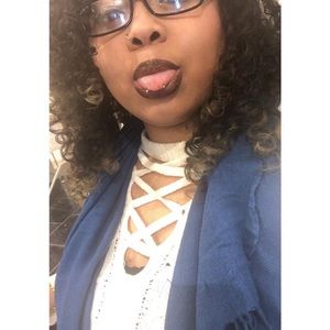 White/off white sweater